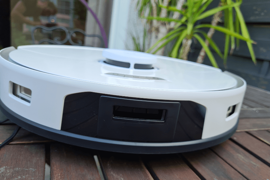 Качество изготовления Roborock S7 Pro можно увидеть на снимке крупным планом